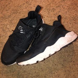 Nike air hurache sneakers